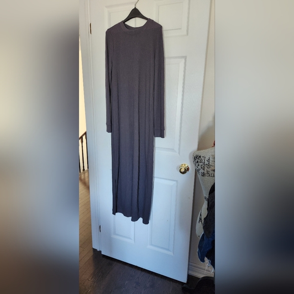 Old navy gray long dress with slit - Picture 2 of 3